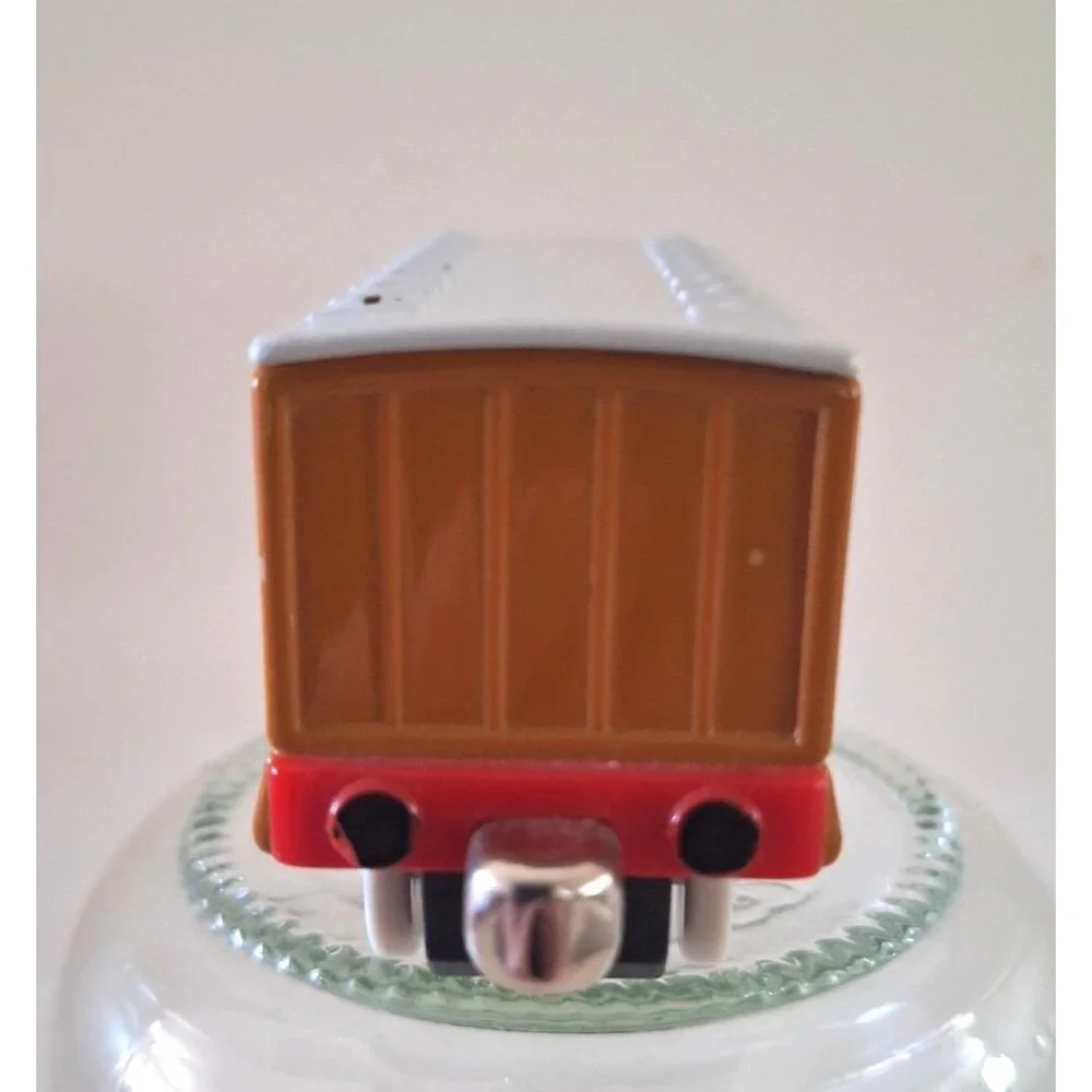 Annie Thomas & Friends Take N Play Railroad Diecast Coach Train Car Magnetic 3" - Picture 3 of 7